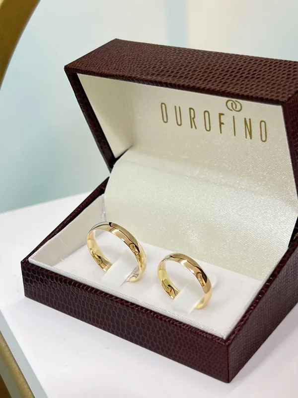 Par de alianças Ouro Fino em ouro 18k para noivos